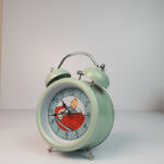 ساعت رومیزی مدل تن تن راننده