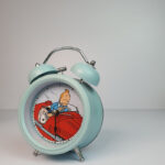 ساعت رومیزی مدل تن تن راننده