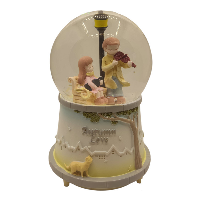 70973c02f64c86fde27149bd87edc00f گوی موزیکال مدل چراغ دار طرح دیدار عاشقانه پاییزی
