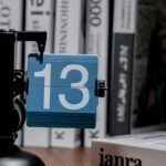 ساعت رومیزی ورقه‌ای مدل رنگی کد TN-113