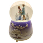 گوی موزیکال مدل پمپی دیدار عاشقانه برفی