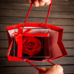 جعبه موزیکال گل ماندگار دکوفیوره مدل رز جاودان ملودی Happy birthday