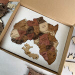 دیوارکوب طرح نقشه چوبی جهان مدل سه بعدی