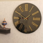 ساعت دیواری تارادکور طرح آینه ای مدل ژینا