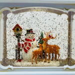 گوی موزیکال مدل پمپی لایت باکس آکواریومی طرح فانوس آدم برفی و کریسمس کد P4200