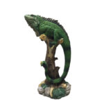 مجسمه مدل آفتاب پرست روی درخت