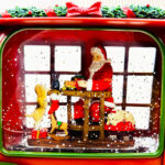 گوی موزیکال مدل پمپی لایت باکس آکواریومی طرح کمپر بابانوئل و کریسمس کد P4222