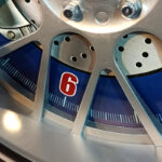 ساعت دیواری شوبرت مدل 5212 طرح تایر