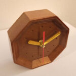 ساعت رومیزی مدل هشت ضلعی